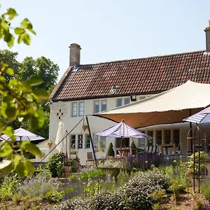 The Wheatsheaf Combe Hay Inn